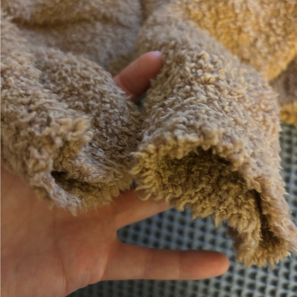 SKIMS Tan Hooded Sweater - Picture 4 of 4